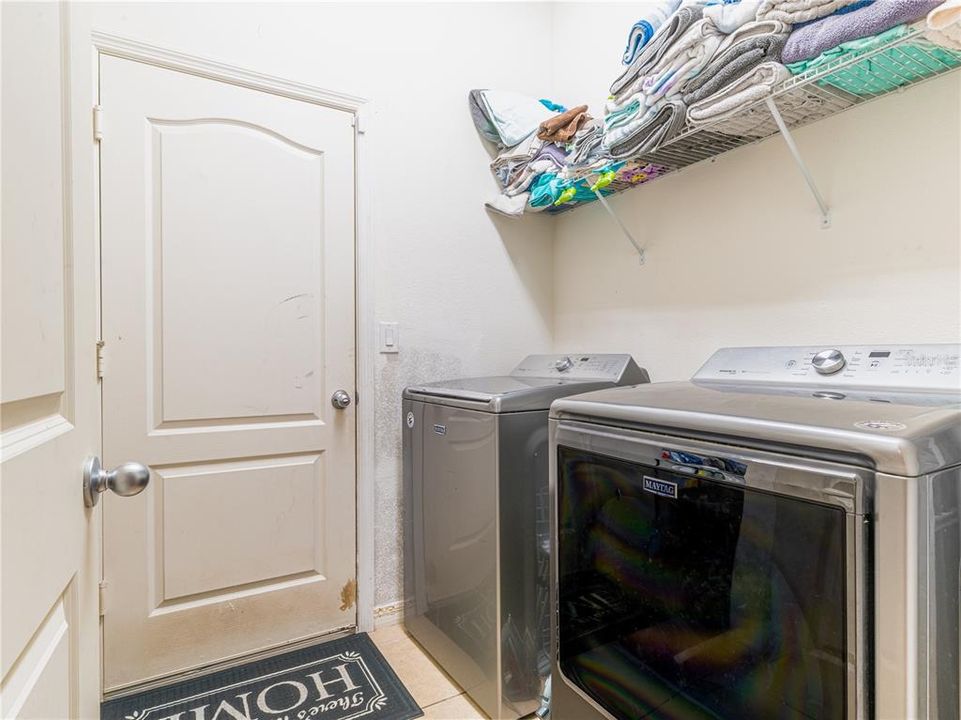 待售: $375,000 (3 贝兹, 2 浴室, 1894 平方英尺)