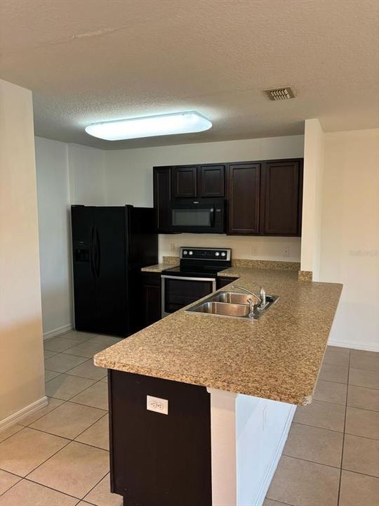 For Rent: $1,800 (3 beds, 2 baths, 1507 Square Feet)