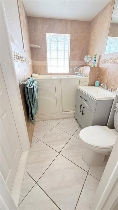 На продажу: $415,000 (3 спален, 2 ванн, 1118 Квадратных фут)