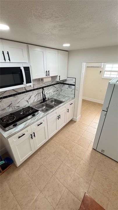 На продажу: $415,000 (3 спален, 2 ванн, 1118 Квадратных фут)