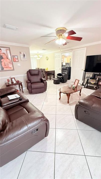 На продажу: $415,000 (3 спален, 2 ванн, 1118 Квадратных фут)