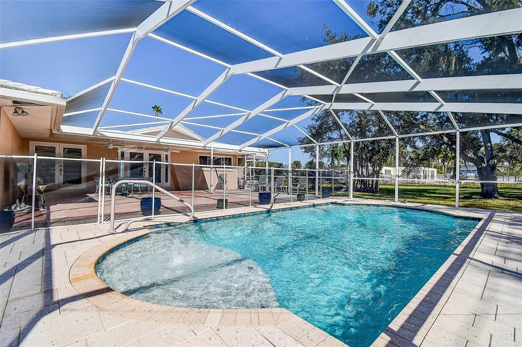 For Sale: $845,000 (3 beds, 3 baths, 2076 Square Feet)