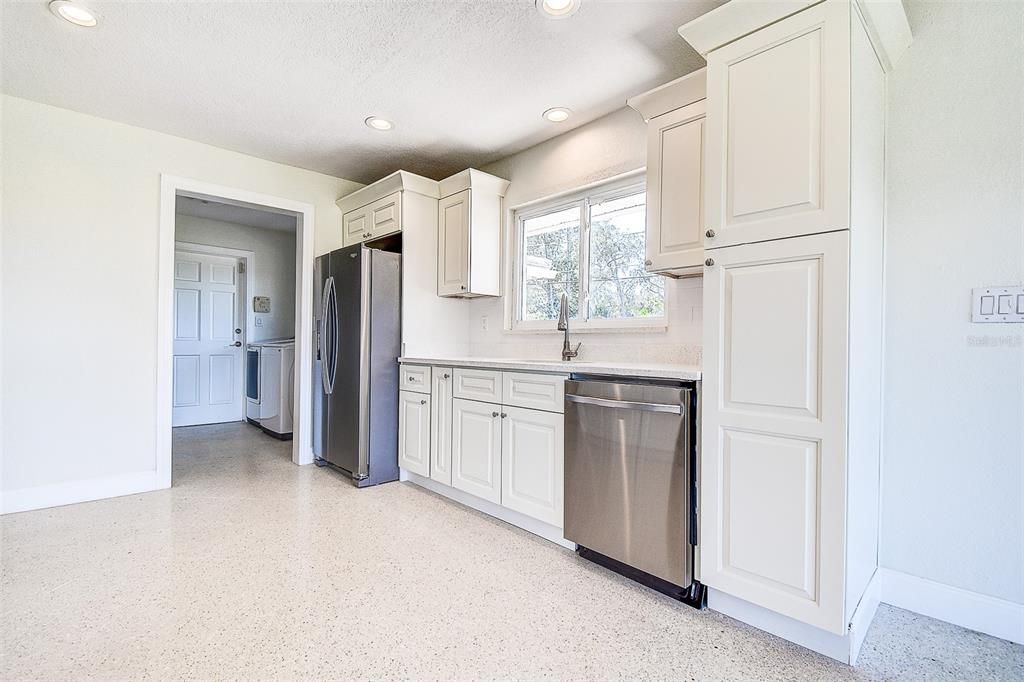 For Sale: $845,000 (3 beds, 3 baths, 2076 Square Feet)