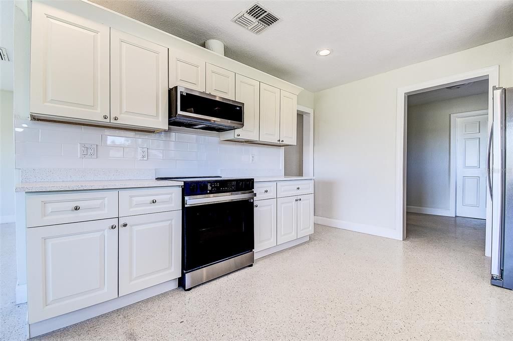 For Sale: $845,000 (3 beds, 3 baths, 2076 Square Feet)