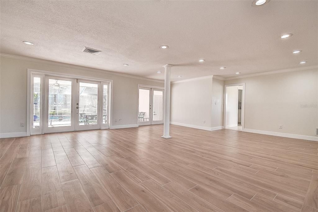 For Sale: $845,000 (3 beds, 3 baths, 2076 Square Feet)