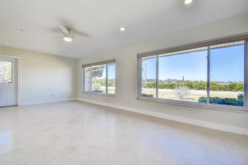 For Sale: $845,000 (3 beds, 3 baths, 2076 Square Feet)