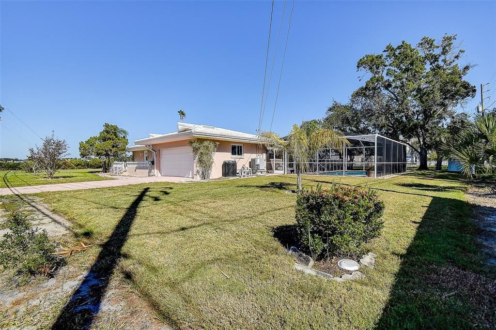 For Sale: $845,000 (3 beds, 3 baths, 2076 Square Feet)