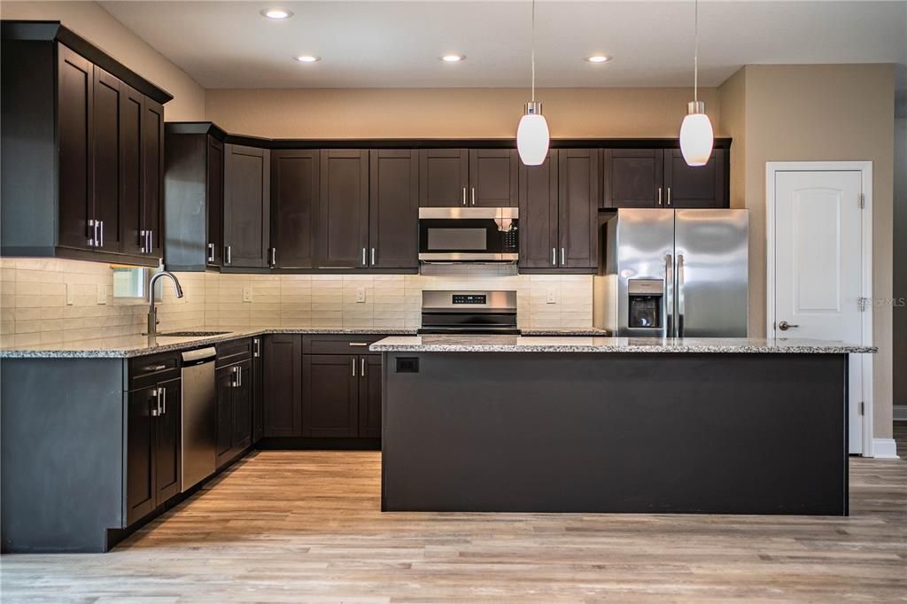 For Sale: $459,900 (4 beds, 3 baths, 2290 Square Feet)