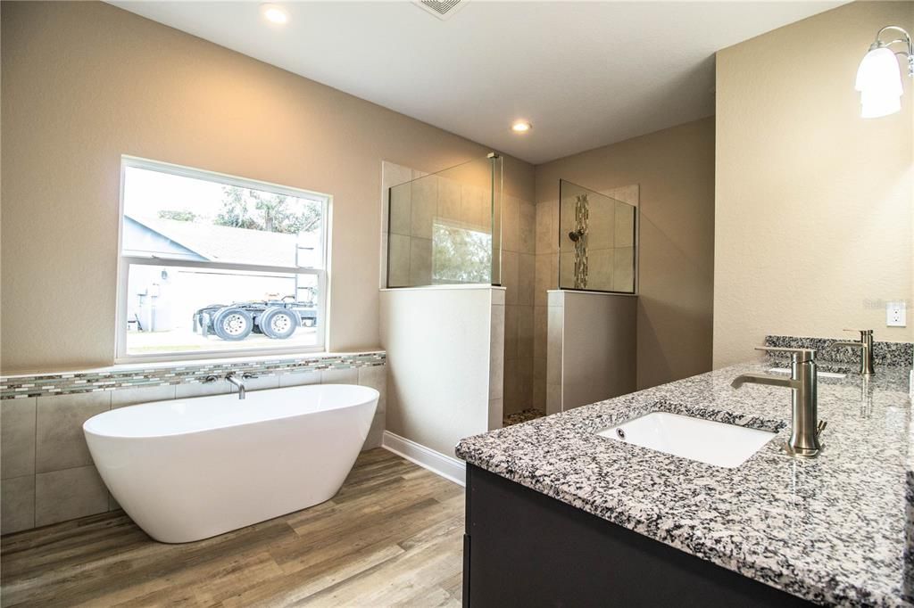 For Sale: $459,900 (4 beds, 3 baths, 2290 Square Feet)