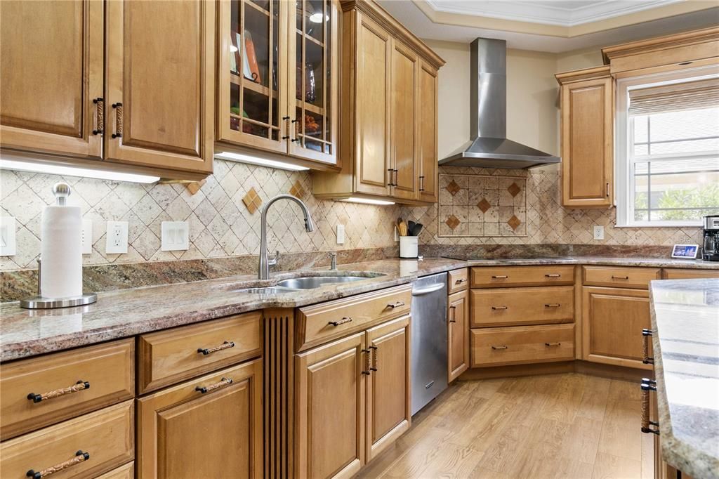 待售: $1,850,000 (4 贝兹, 4 浴室, 4612 平方英尺)