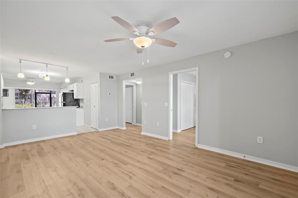 В аренду: $1,550 (2 спален, 2 ванн, 1004 Квадратных фут)