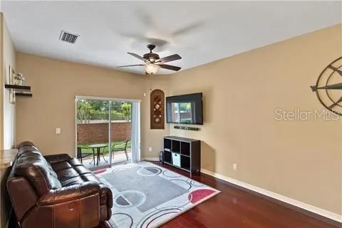 For Rent: $1,750 (2 beds, 2 baths, 1203 Square Feet)