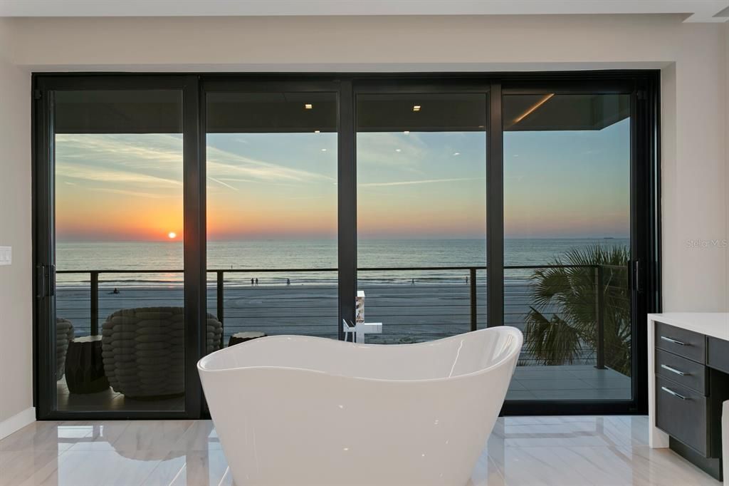 待售: $13,900,000 (8 贝兹, 8 浴室, 9271 平方英尺)