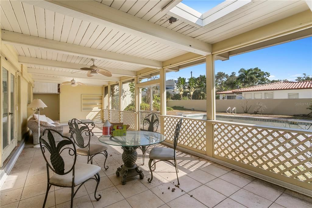 待售: $999,000 (2 贝兹, 2 浴室, 3574 平方英尺)