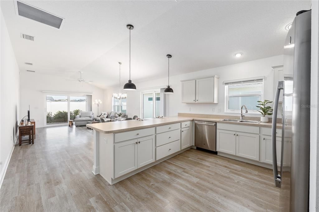 For Sale: $379,000 (3 beds, 2 baths, 1499 Square Feet)