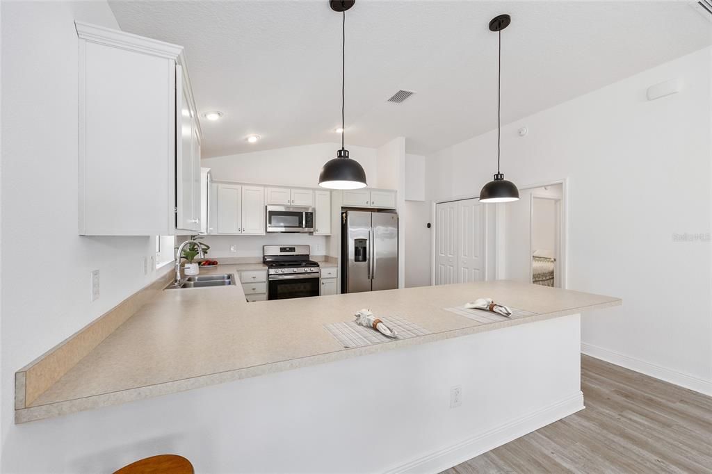 For Sale: $379,000 (3 beds, 2 baths, 1499 Square Feet)