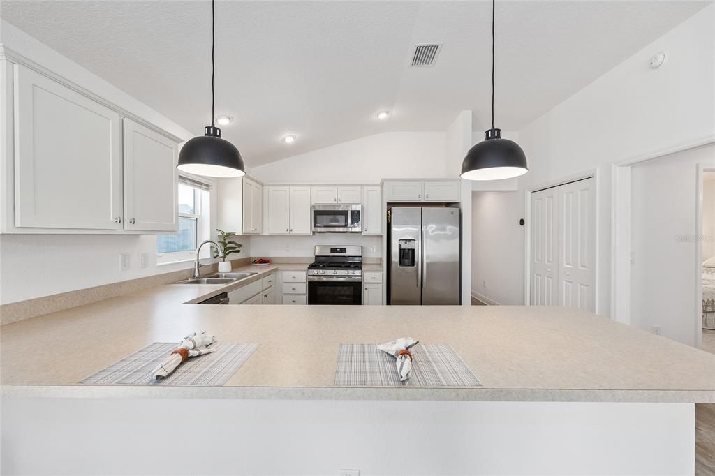 For Sale: $379,000 (3 beds, 2 baths, 1499 Square Feet)