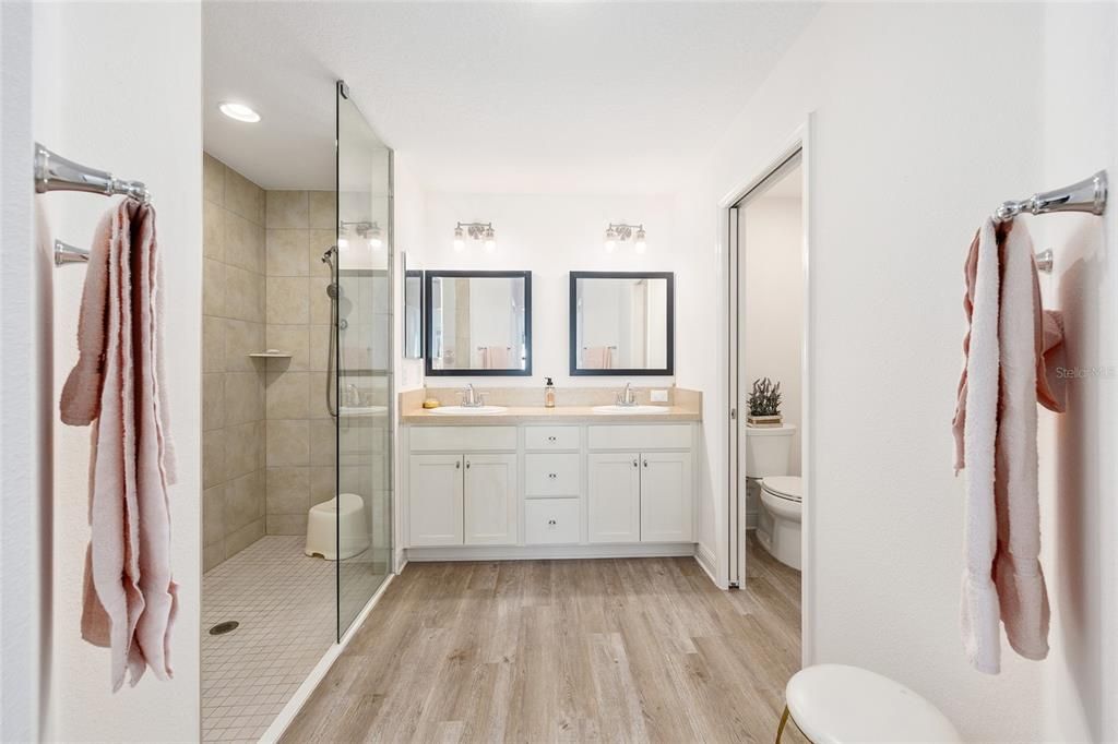 For Sale: $379,000 (3 beds, 2 baths, 1499 Square Feet)