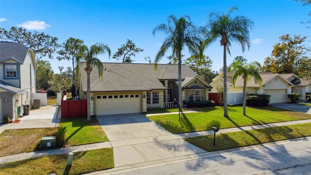 Под контрактом: $449,900 (4 спален, 2 ванн, 2292 Квадратных фут)