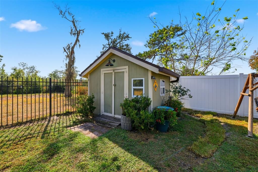 Под контрактом: $449,900 (4 спален, 2 ванн, 2292 Квадратных фут)