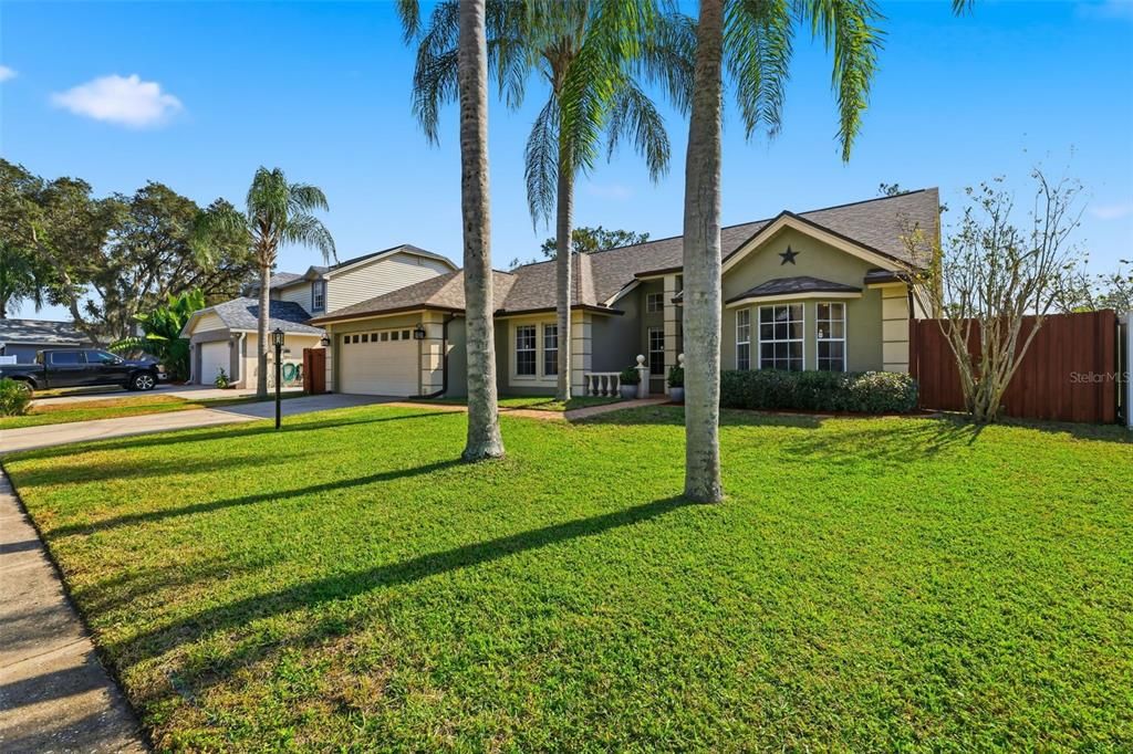 Под контрактом: $449,900 (4 спален, 2 ванн, 2292 Квадратных фут)