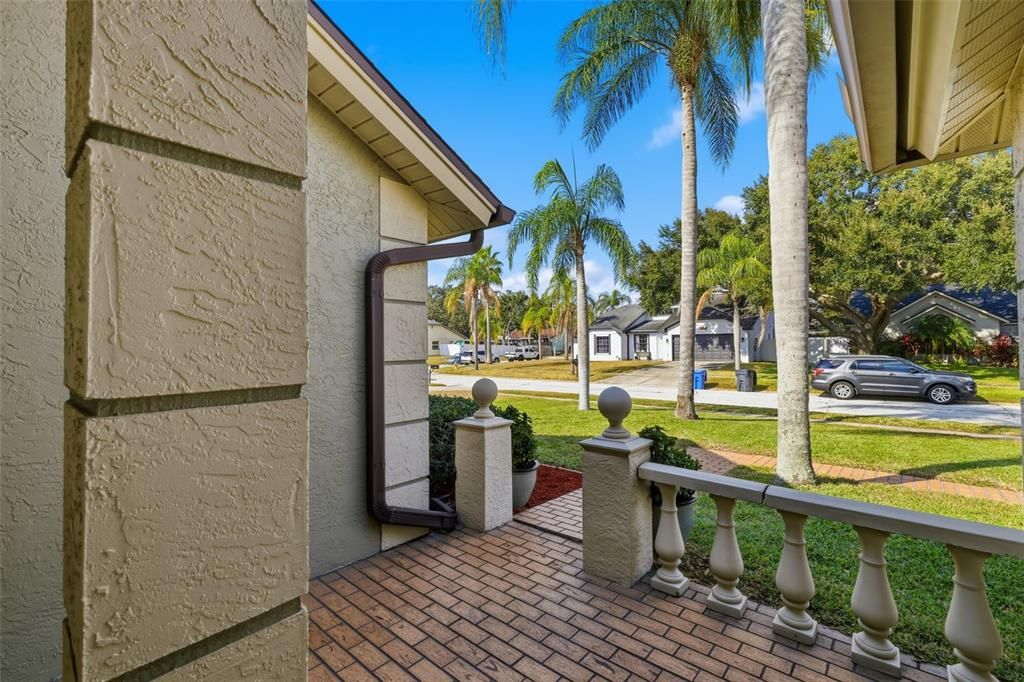 Под контрактом: $449,900 (4 спален, 2 ванн, 2292 Квадратных фут)