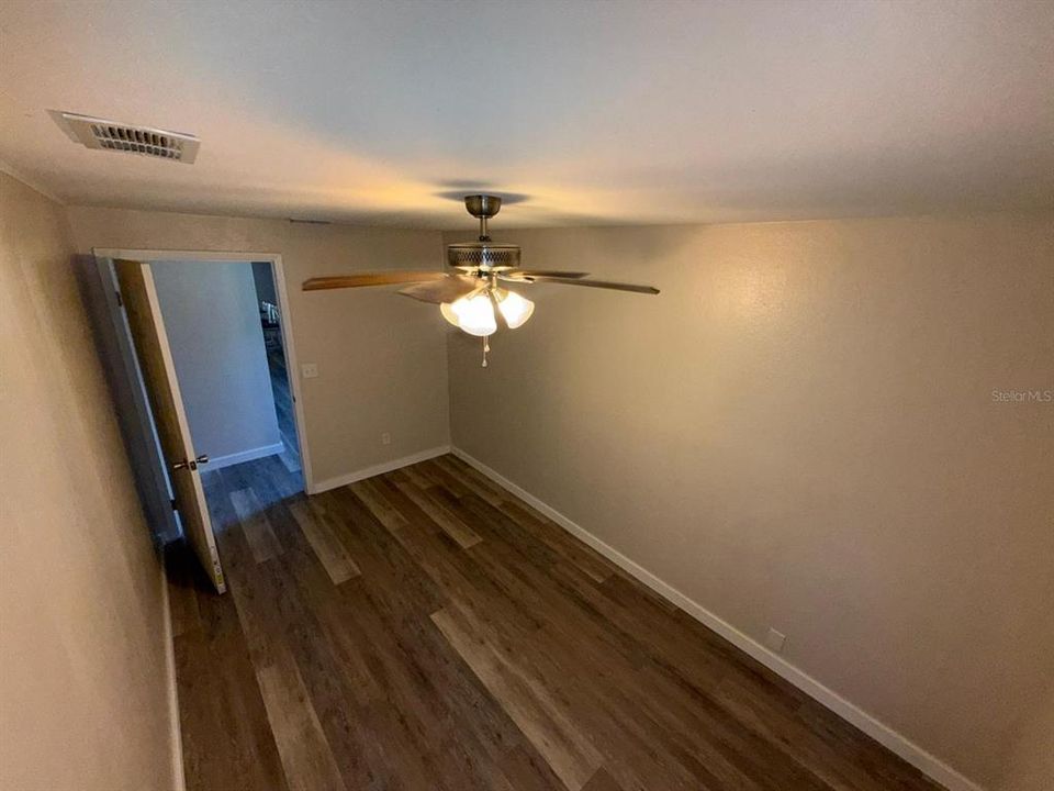 待售: $300,000 (3 贝兹, 2 浴室, 1476 平方英尺)