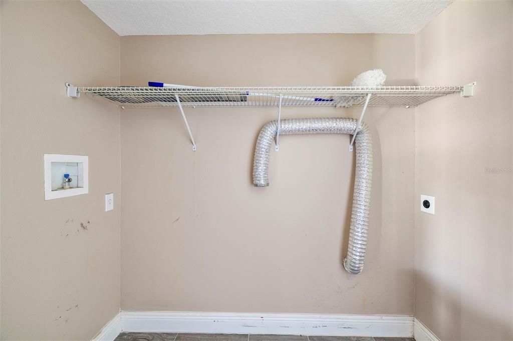 出租: $2,500 (4 贝兹, 3 浴室, 3020 平方英尺)