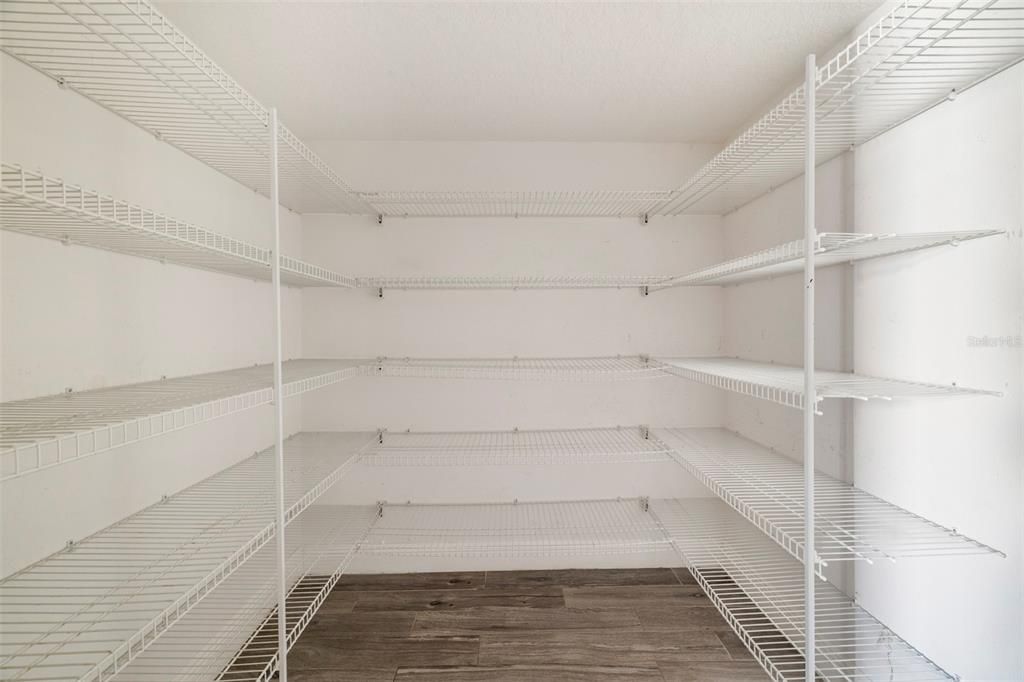 出租: $2,500 (4 贝兹, 3 浴室, 3020 平方英尺)