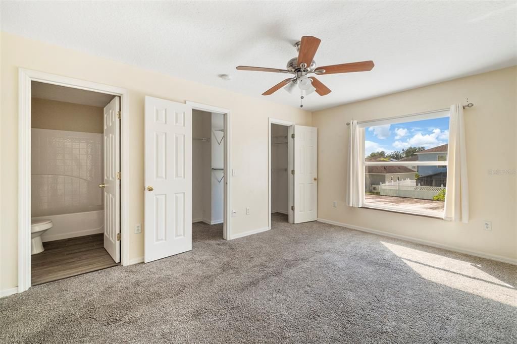 出租: $2,500 (4 贝兹, 3 浴室, 3020 平方英尺)