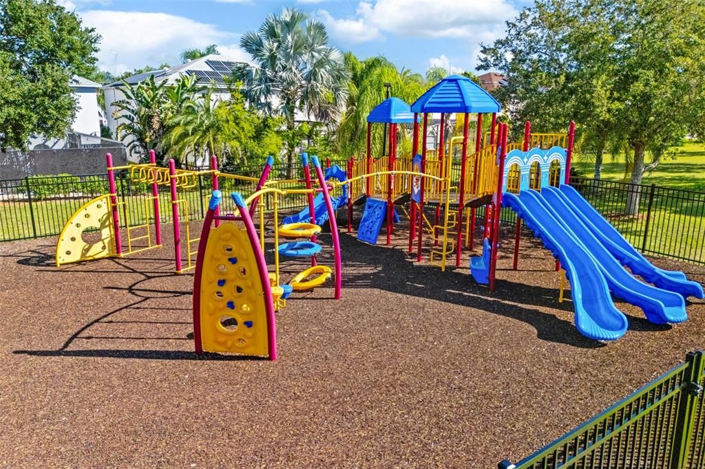 出租: $2,500 (4 贝兹, 3 浴室, 3020 平方英尺)