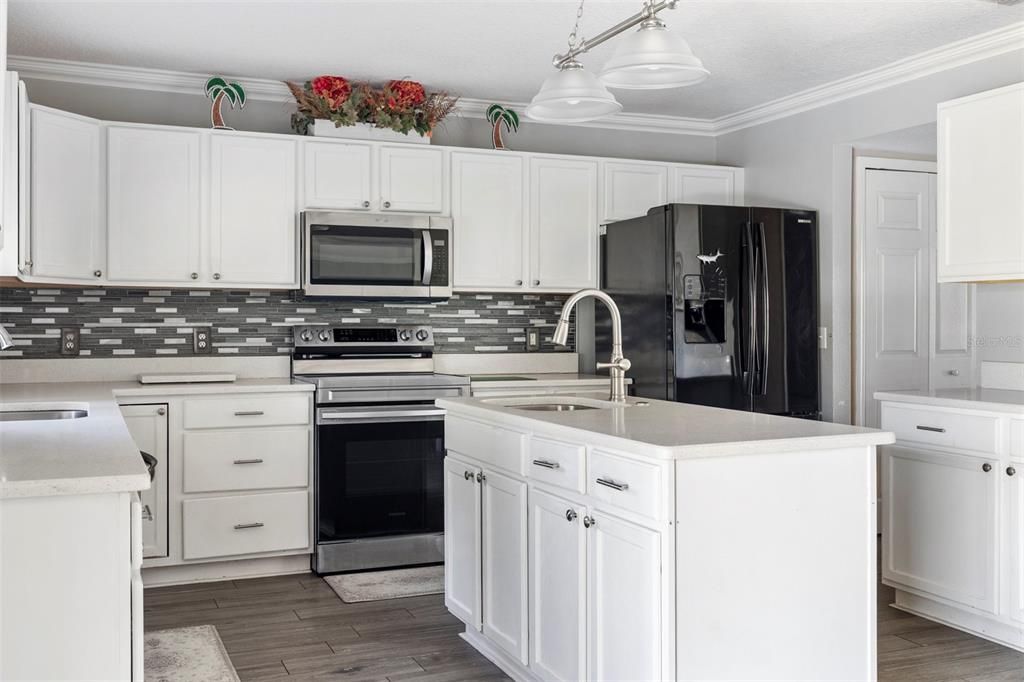 出租: $2,500 (4 贝兹, 3 浴室, 3020 平方英尺)