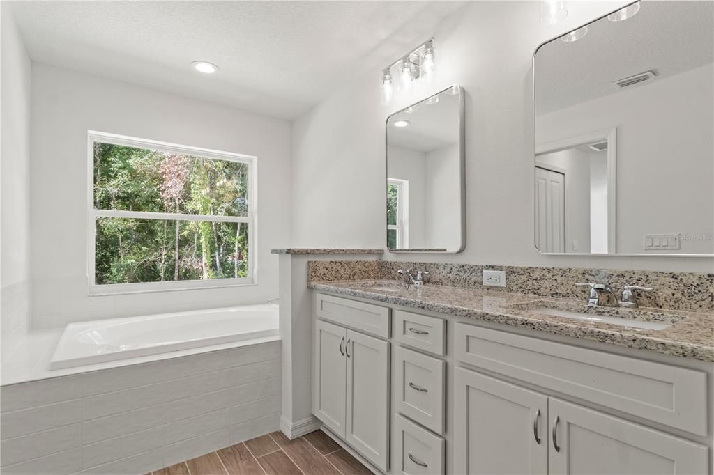 For Sale: $395,000 (4 beds, 2 baths, 1777 Square Feet)