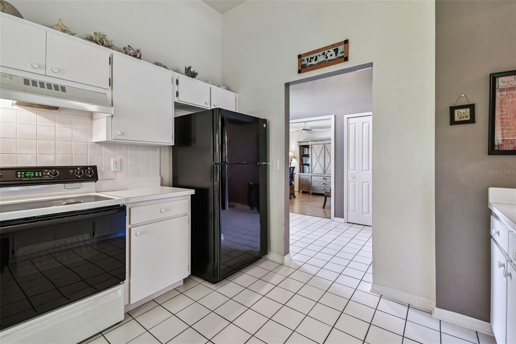 Activo con contrato: $399,900 (4 camas, 2 baños, 1709 Pies cuadrados)