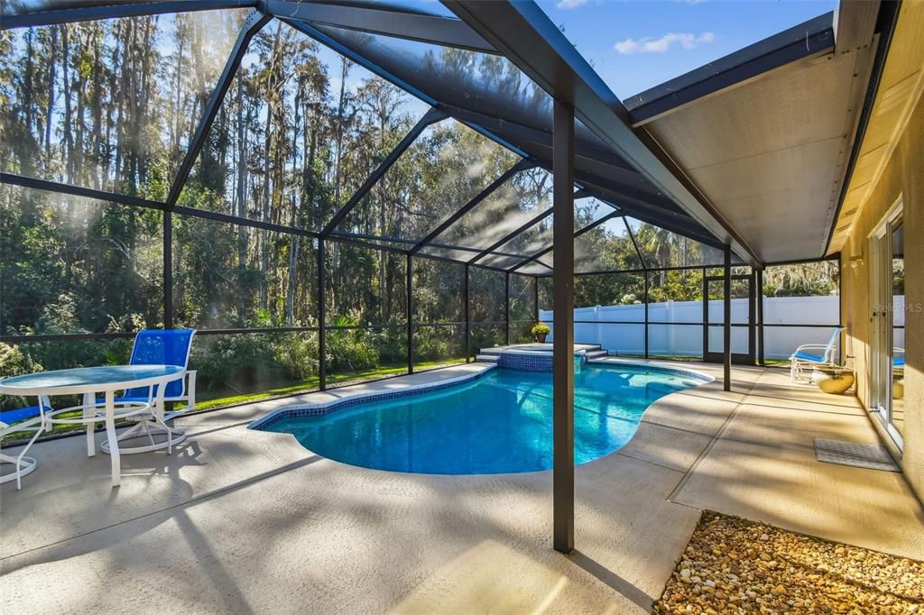 Activo con contrato: $399,900 (4 camas, 2 baños, 1709 Pies cuadrados)