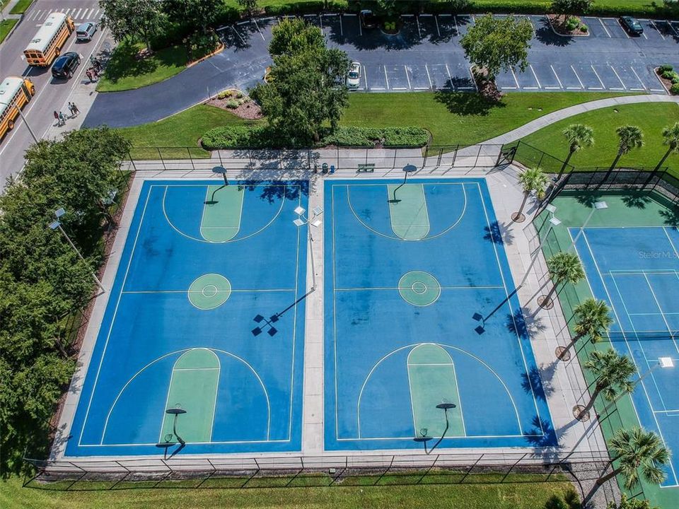 Activo con contrato: $399,900 (4 camas, 2 baños, 1709 Pies cuadrados)