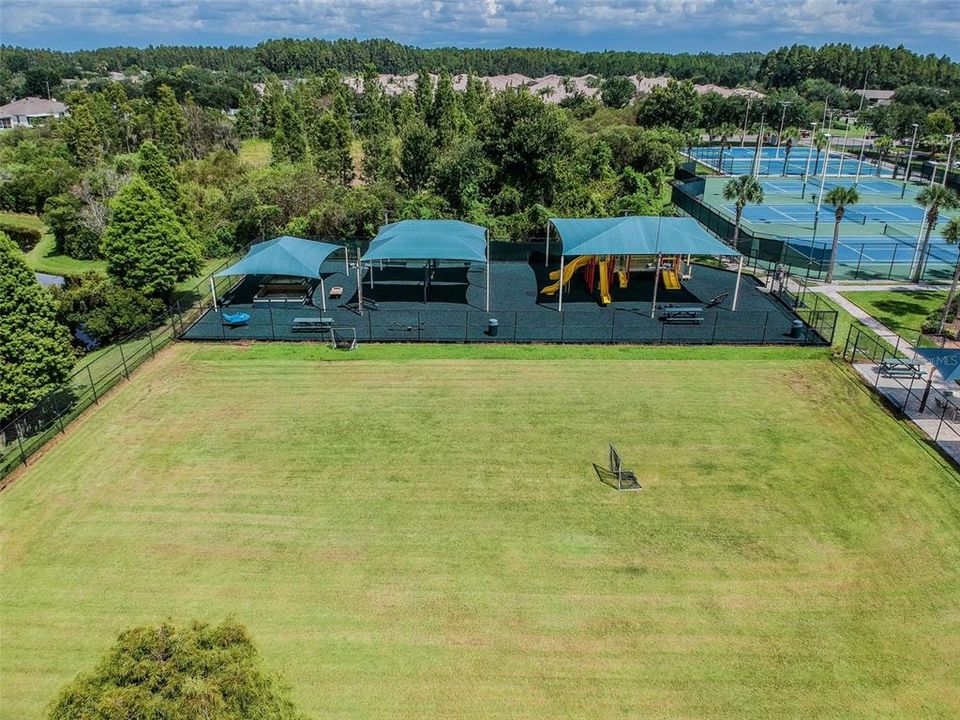 Activo con contrato: $399,900 (4 camas, 2 baños, 1709 Pies cuadrados)