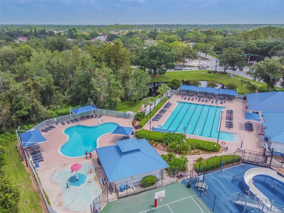 Activo con contrato: $399,900 (4 camas, 2 baños, 1709 Pies cuadrados)