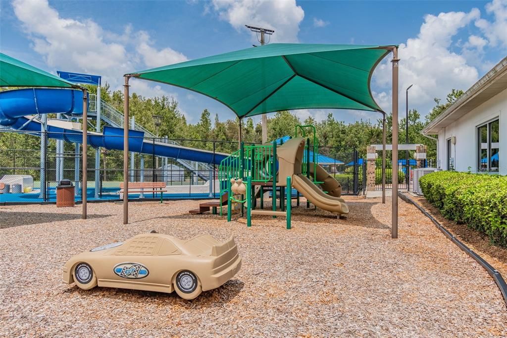 Activo con contrato: $399,900 (4 camas, 2 baños, 1709 Pies cuadrados)