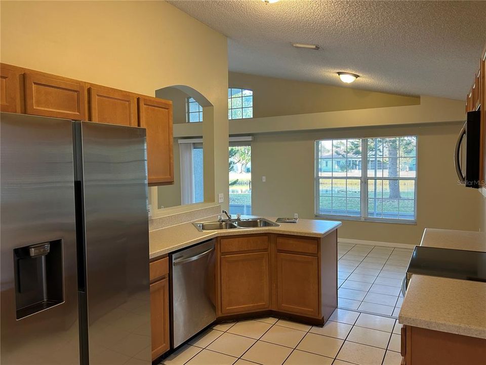 На продажу: $284,900 (3 спален, 2 ванн, 1264 Квадратных фут)