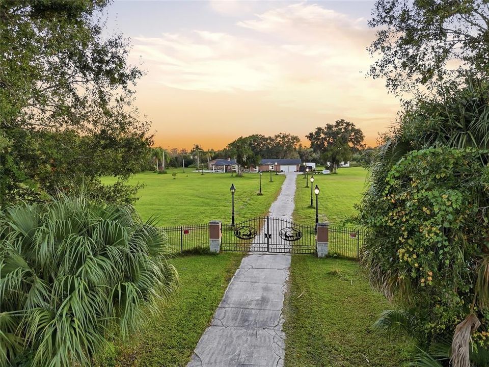 Active With Contract: $750,000 (4 beds, 3 baths, 2848 Square Feet)