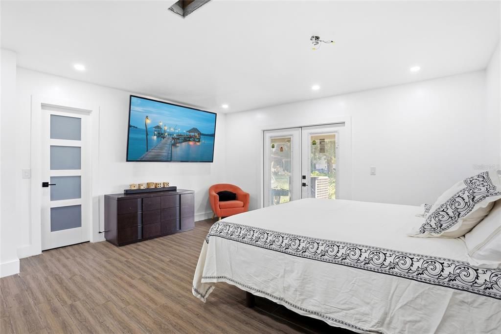 Active With Contract: $750,000 (4 beds, 3 baths, 2848 Square Feet)