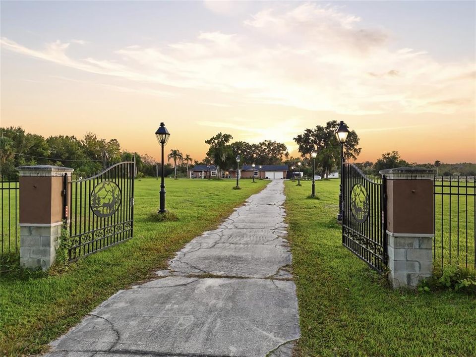 Active With Contract: $750,000 (4 beds, 3 baths, 2848 Square Feet)