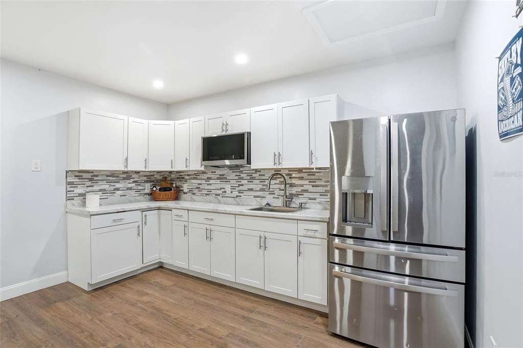 Active With Contract: $750,000 (4 beds, 3 baths, 2848 Square Feet)