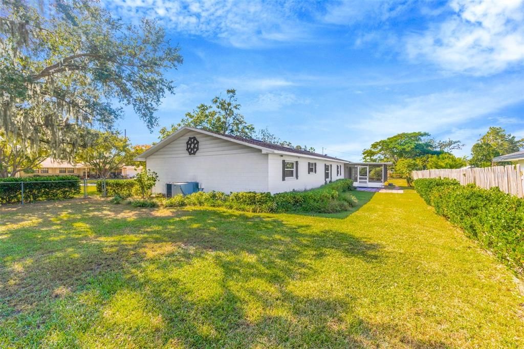 Activo con contrato: $349,990 (3 camas, 2 baños, 2045 Pies cuadrados)