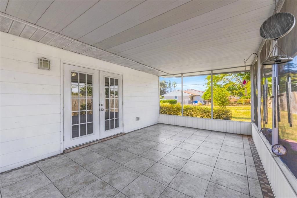 Activo con contrato: $349,990 (3 camas, 2 baños, 2045 Pies cuadrados)