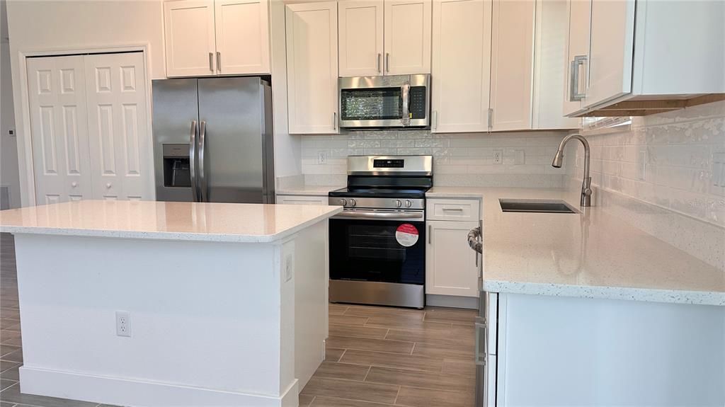 For Rent: $1,995 (3 beds, 2 baths, 1656 Square Feet)