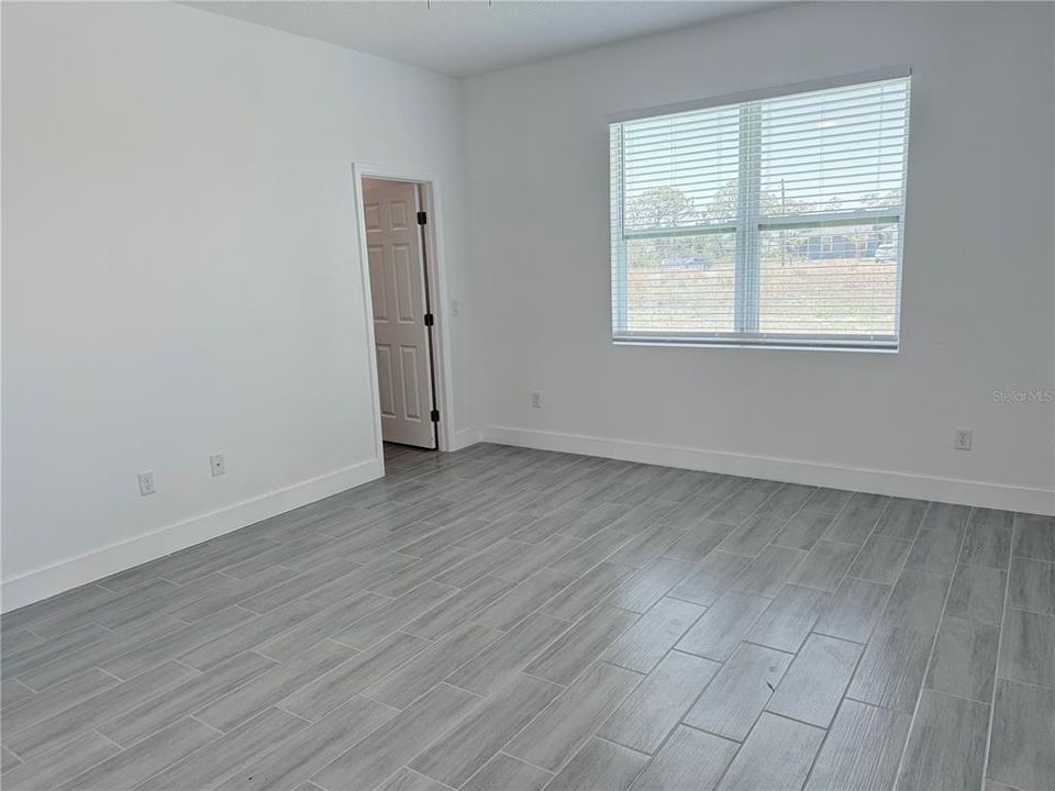 For Rent: $1,995 (3 beds, 2 baths, 1656 Square Feet)