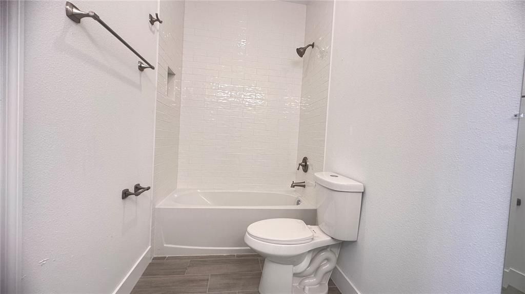 For Rent: $1,995 (3 beds, 2 baths, 1656 Square Feet)