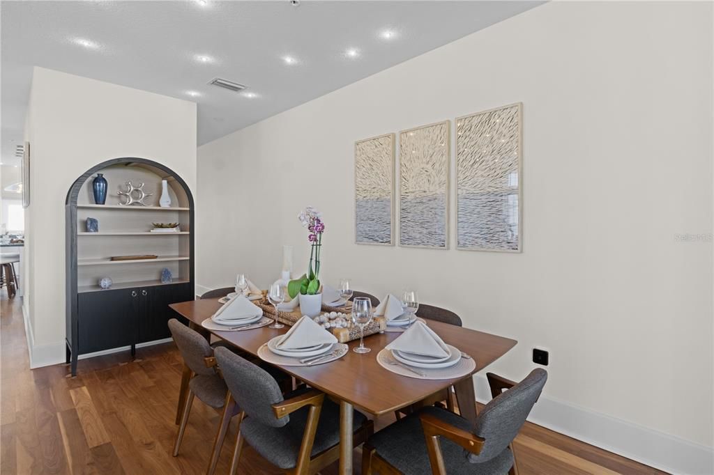 На продажу: $1,295,000 (3 спален, 2 ванн, 1722 Квадратных фут)